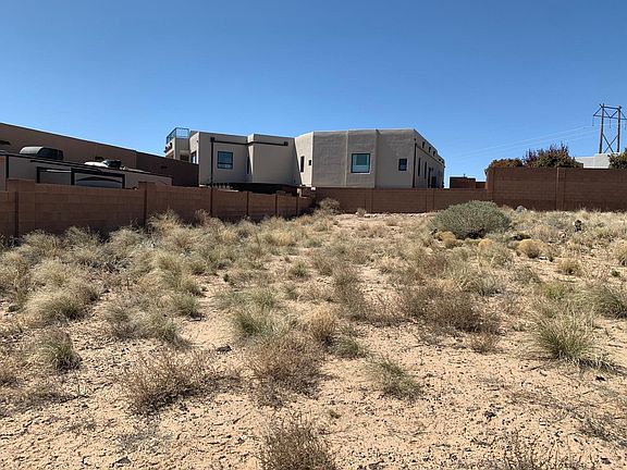 2nd image of Jade Dr NW