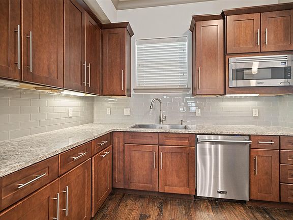 3rd image of 3134 Ross Ave #3