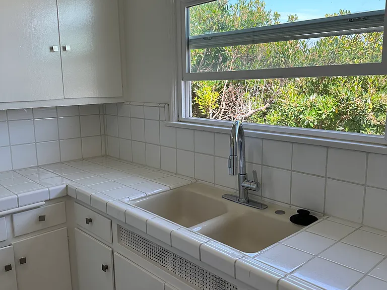 1225 Harvard St #8 — Photo 9