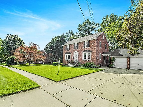 2nd image of 114 Cooper Ave