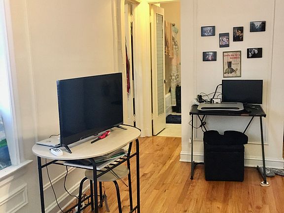 5th image of 2351 W Wilson Ave APT 205