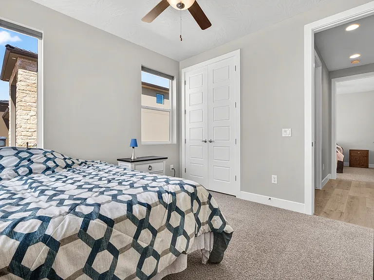 1478 W 540 N — Photo 24