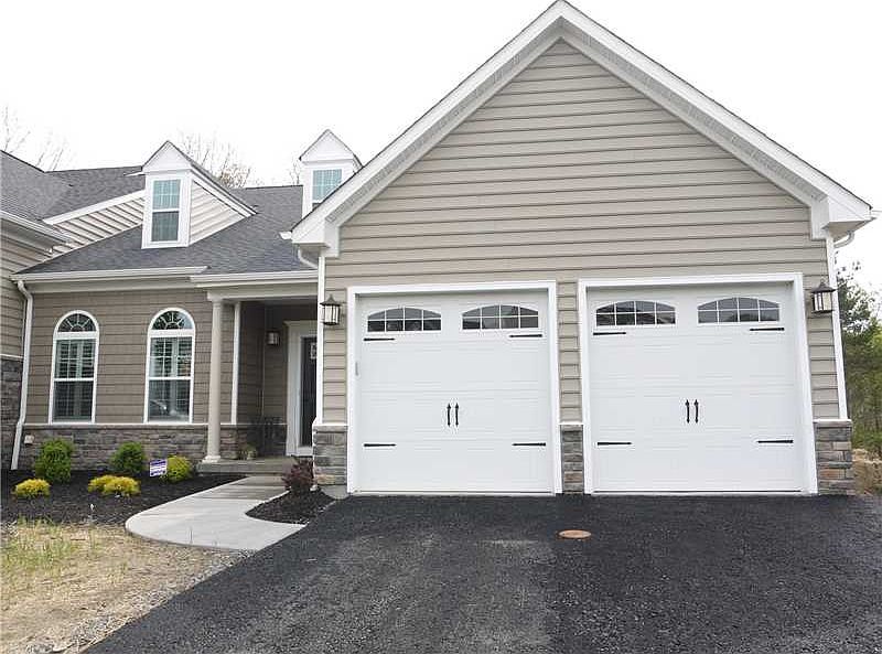 2nd image of 912 Village Clb #447A