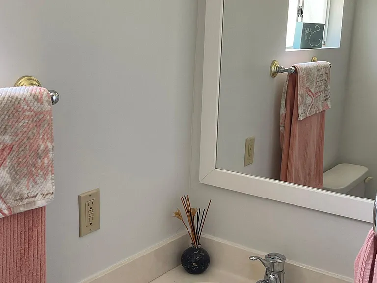 Bedroom 1 Full Bathroom
