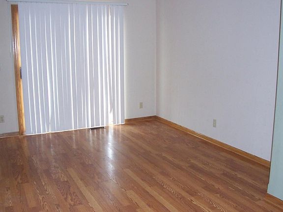 4th image of 2604 Pavich Dr