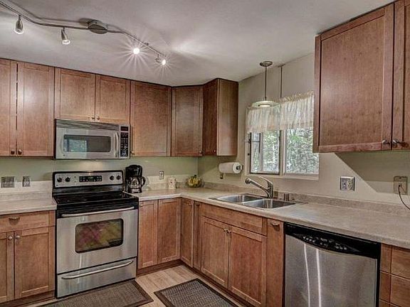 3rd image of 1284 E Harbor Dr