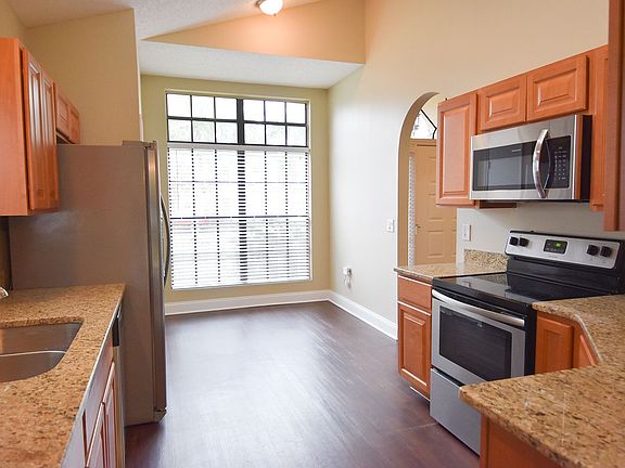 5th image of 1023 McCully Ct