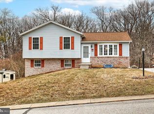110 Gardenia Dr, Hanover, PA 17331