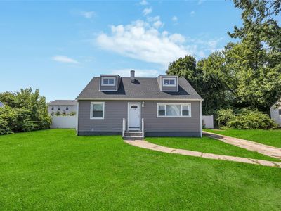 718 Taylor Avenue, East Patchogue, NY, 11772