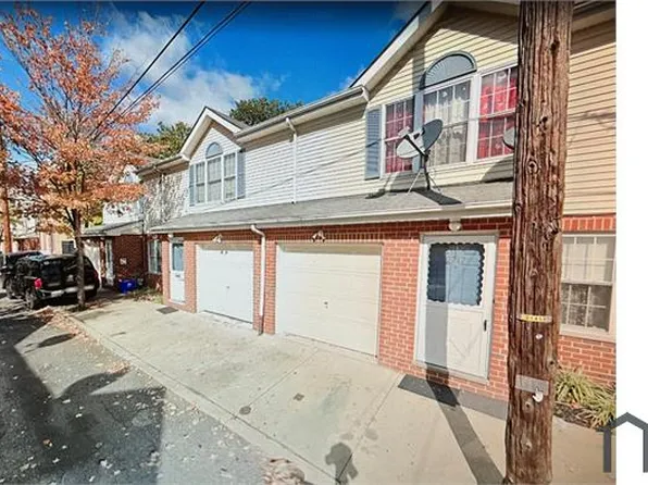 2737 Titan St, Philadelphia, PA 19146