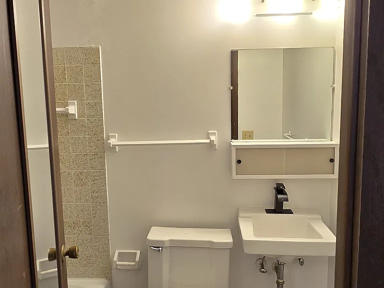 1936 Ottawa Dr #4 — Photo 7