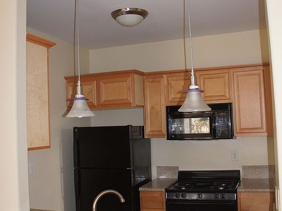 5th image of 1342 N Detroit St APT 201