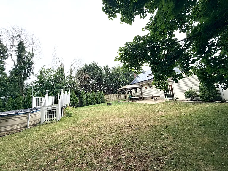 49 Maple Dr #1 — Photo 24