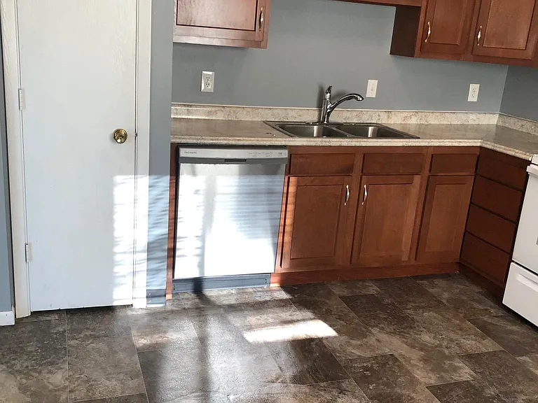 3601 Baldwin Ave — Photo 5