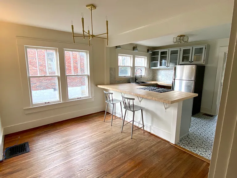 1212 Dallas Ave — Photo 10