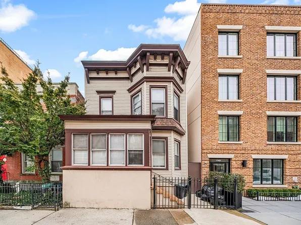 30-71 32nd St #2, Astoria, NY 11102