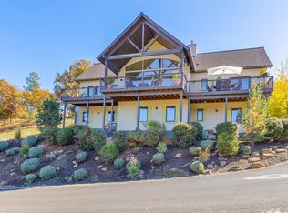 835 Royal Ln, Jacksonville, OR 97530