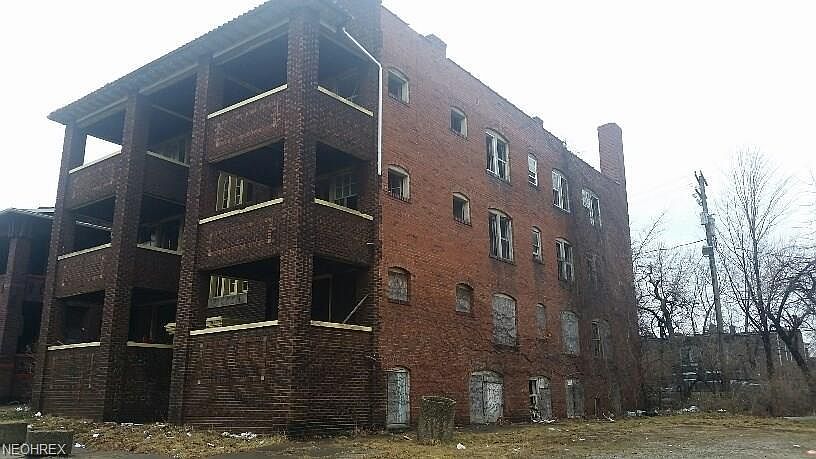 2nd image of 1816 Van Buren Rd