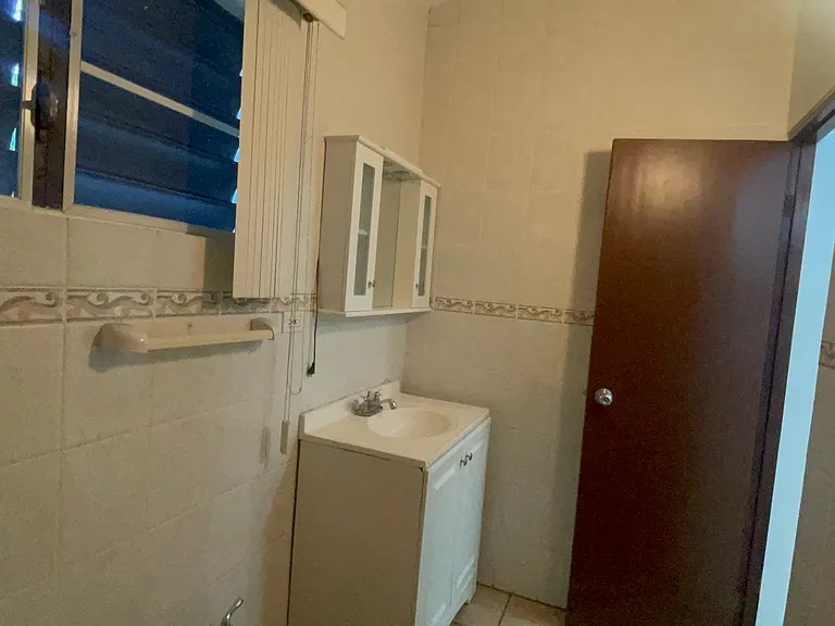 Sierra Bayamon Calle 84 Bloque #97-no 13 — Photo 9