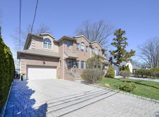 2165 Jones Rd, Fort lee, NJ 07024