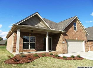 2348 Tintagel Dr SW, Decatur, AL 35603