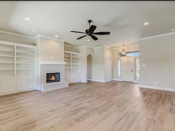 3rd image of 221 Bayless Ave