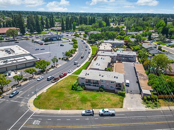 4th image of 7194 S Land Park Dr #1
