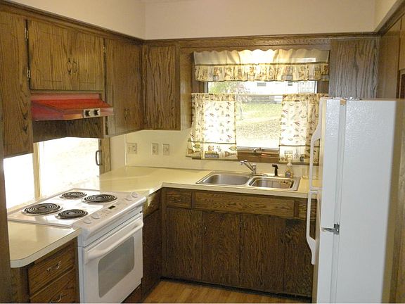 3rd image of 2321 Anthony St