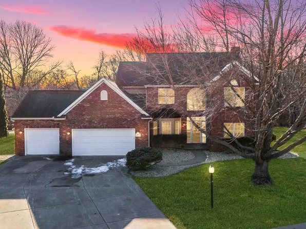 4913 N Waterford Pl, Peoria, IL 61615