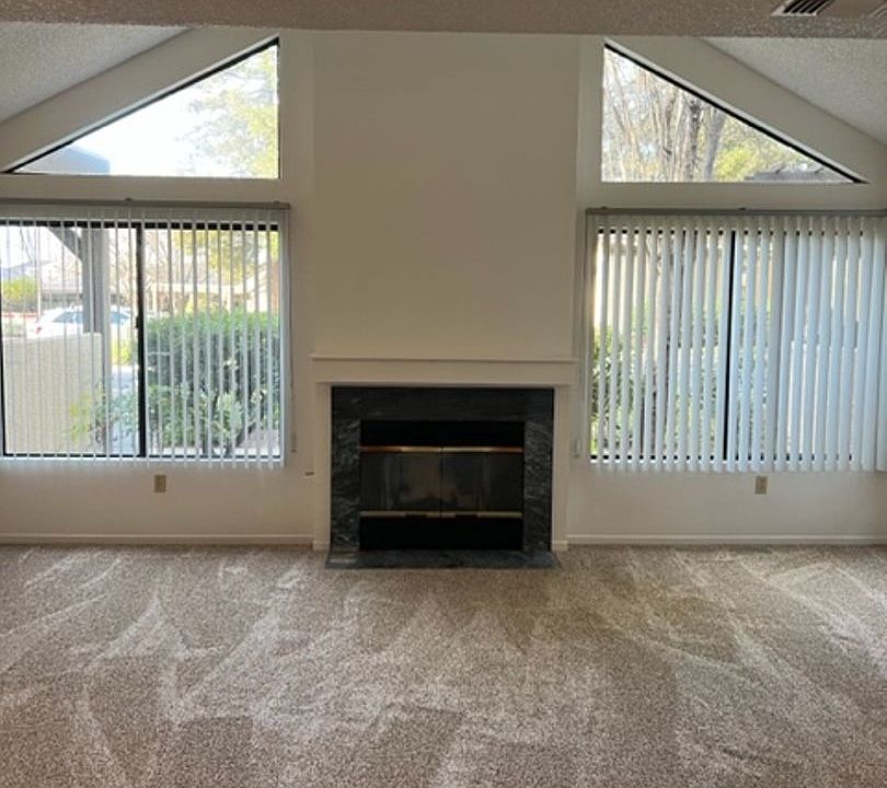 1st image of 22 Sierra Lakeside Ln