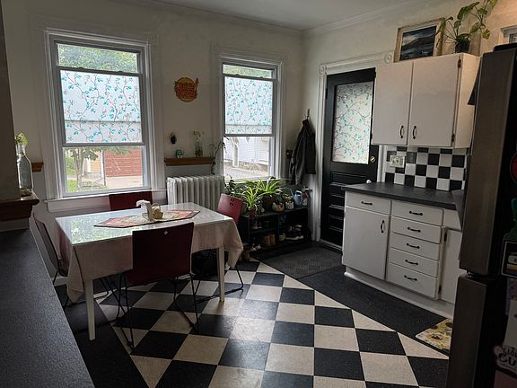 3rd image of 170 Lake Ave #1