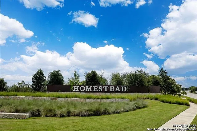 3 bed, 2.0 bath, 1581 sqft, $2,099 — Photo 1