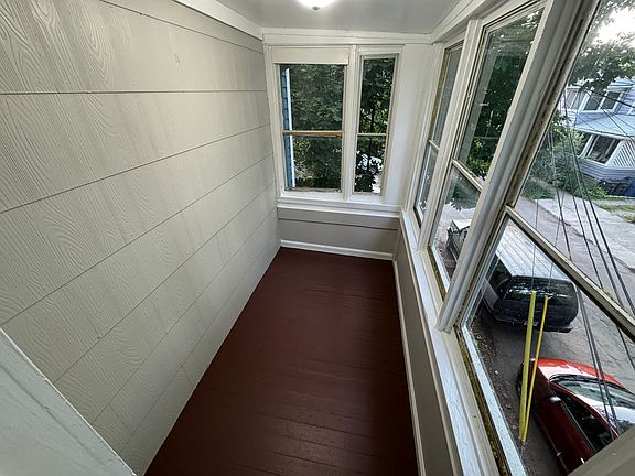 5th image of 8 N Bank St #2A
