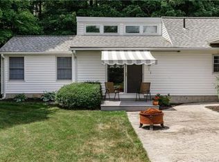 650 Jeremy Swamp Rd, Southbury, CT 06488