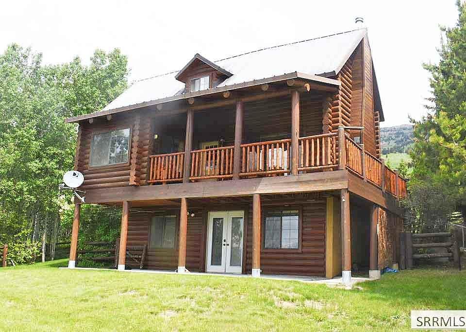 1st image of 3882 Lake Breeze Dr