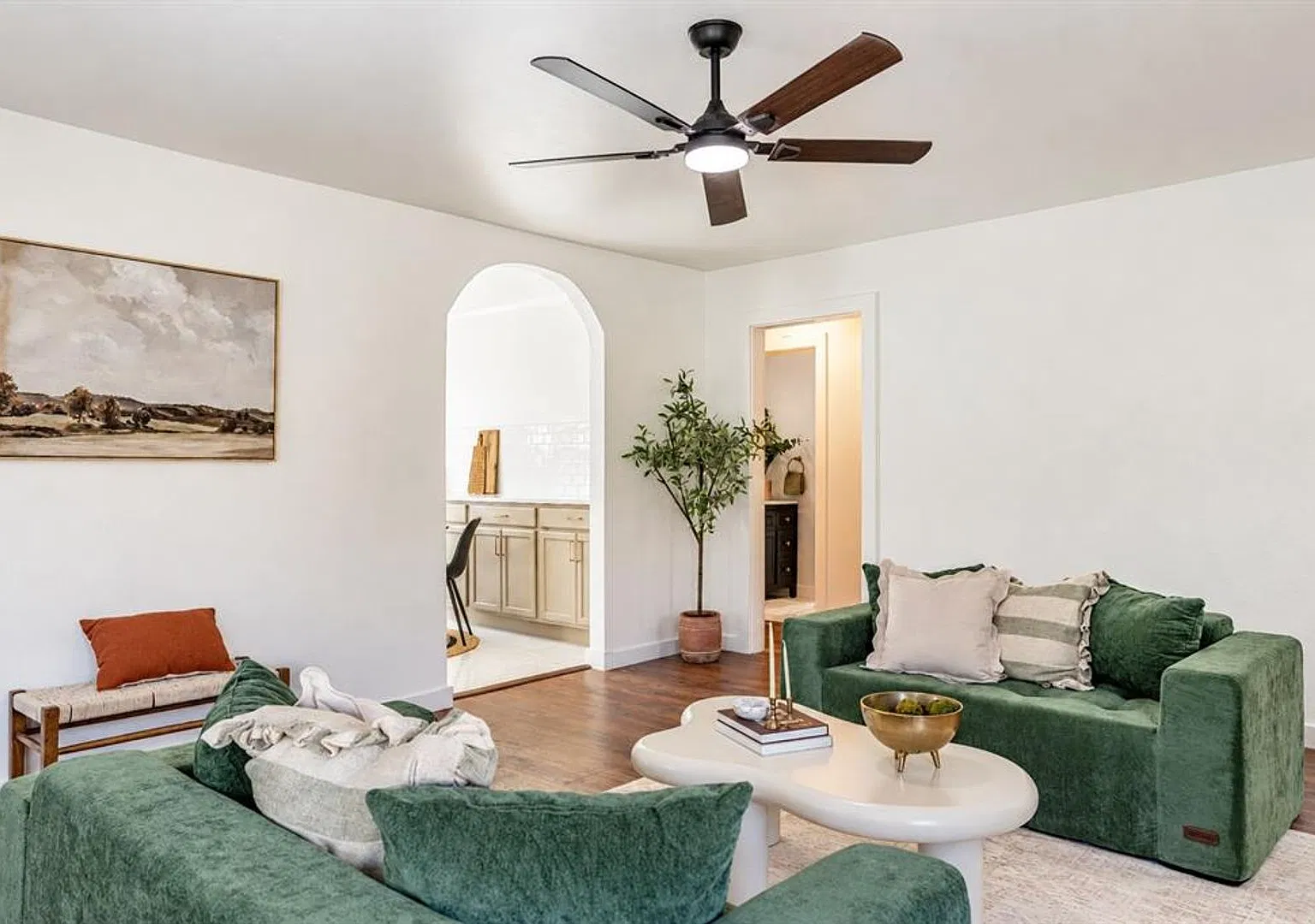 Charming 2 Bedroom Home with Modern Updates and Beautiful Park Views — Photo 2