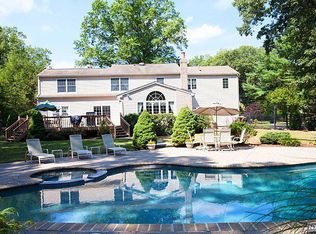 899 Woodfield Rd, Franklin Lakes, NJ 07417