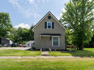518 S Chestnut St, Collinsville, IL 62234