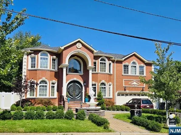 187 Hebberd Ave, Paramus, NJ 07652