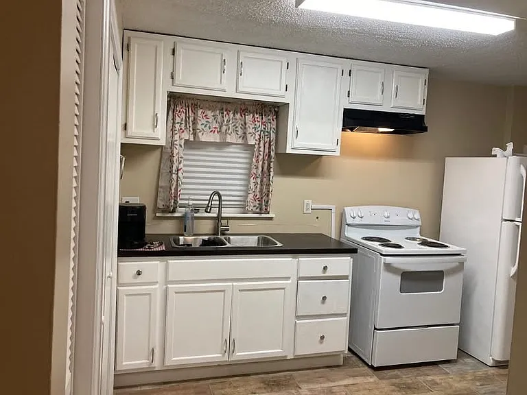 846 Calderwood Hwy #2 — Photo 3