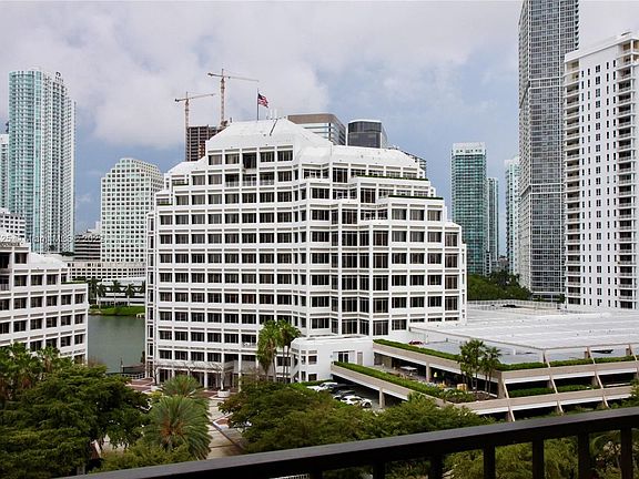 3rd image of 520 Brickell Key Dr APT A1017