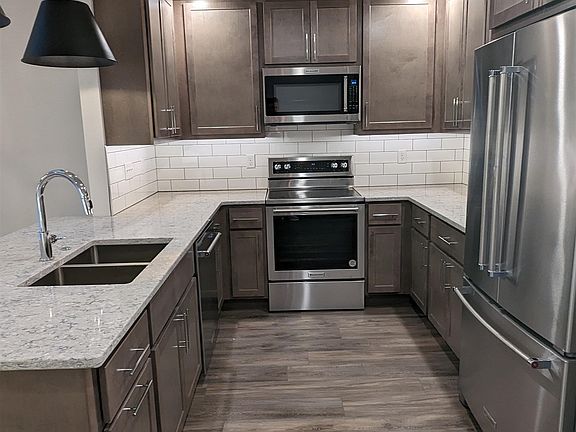 4th image of 1532 Blaines Way