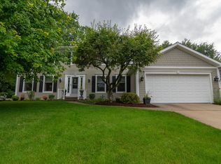 1141 Furlong Dr, Libertyville, IL