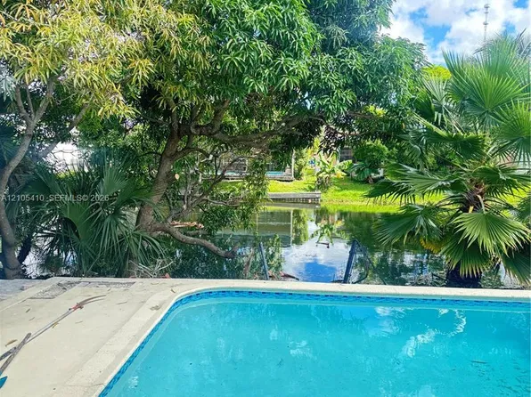 3905 SW 67th Ter, Miramar, FL 33023