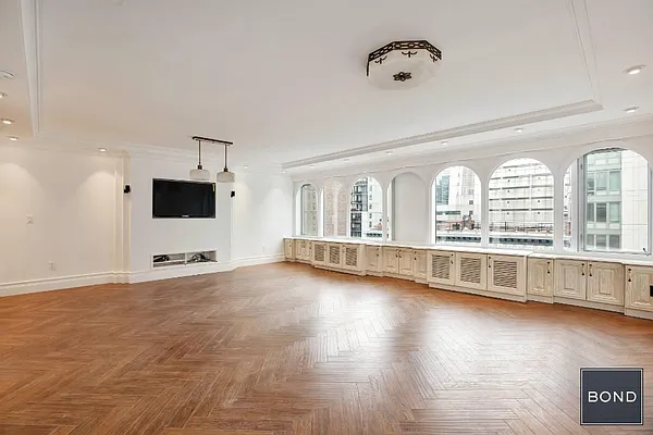 Rented by Bond New York | media 31