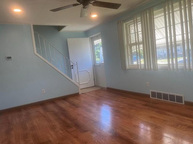 1st image of 15 Marlow Ct