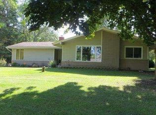 W215N5747 Memorial Dr, Menomonee Falls, WI 53051