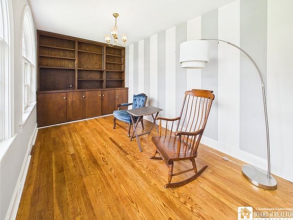 4th image of 107 Garfield Ct