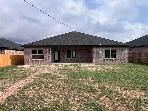 5th image of 708 Columbia Dr