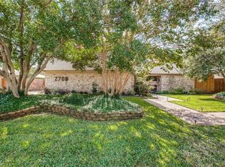 2708 Carriage Ln, Carrollton, TX 75006